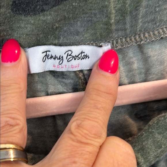 Camouflage Print Pants large- Jenny Boston Boutique - Picture 2 of 3